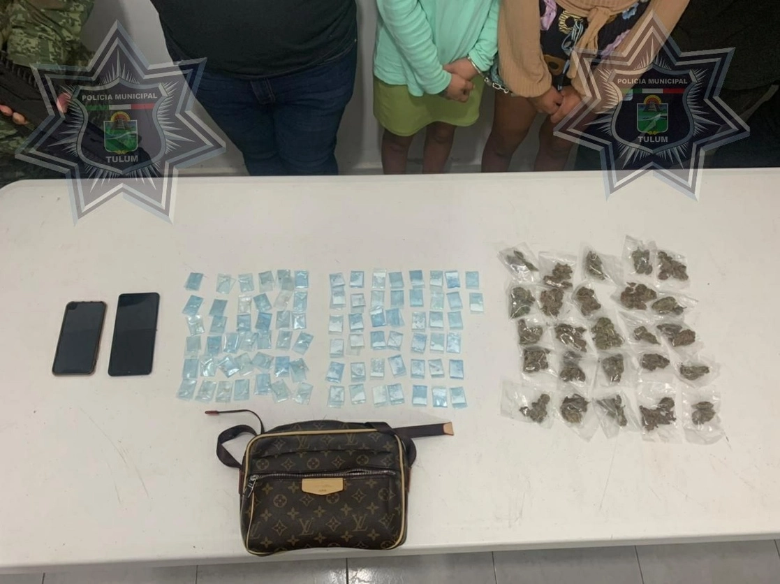 ‘El Dani’, presunto encargado de la distribución de sustancias ilícitas en Tulum, presumiblemente del cártel de Sinaloa, fue detenido este martes. Foto cortesía del gobierno de Tulum