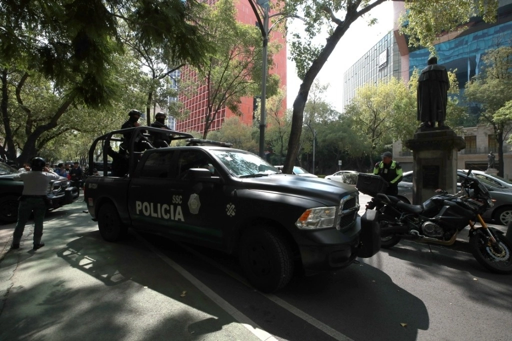 Elementos de la Secretaría de Seguridad Ciudadana durante un operativo en CDMX. Foto Alfredo Domínguez / Archivo