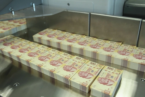 Al tiempo que ha bajado la deuda se ha registrado, en lo que va de 2024, un incremento en la recaudación fiscal por 765 mil 628 millones de pesos, lo que significa un 6.8 más que lo recaudado en el mismo mismo periodo del año pasado, se informó. Foto Cuartoscuro / Archivo 