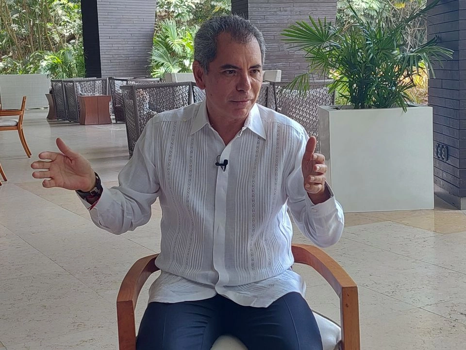 La deuda pública ha bajado 2.1 puntos porcentuales en los primeros cinco meses de 2025, informó la Secretaría de Hacienda y Crédito Público. En la imagen, su titular Edgar Amador, el 9 de mayo de 2025. Foto 
