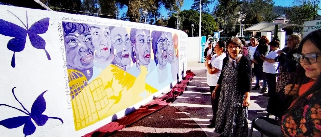 El mural está integrado por tres paneles, en uno de los cuales, explicó Carmina, está dedicado a recordar el legado de las hermanas Patria, Minerva y María Teresa Mirabal. Foto  Ricardo Montoya
