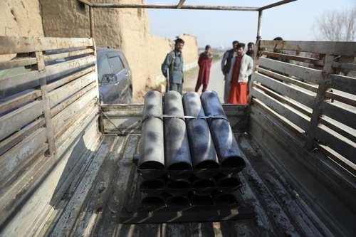 En la imagen, un camión con  12 proyectiles en Bagram, al norte de Kabul. Foto Ap