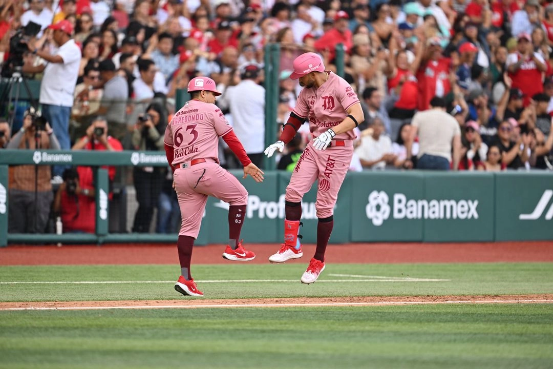 Por segundo juego consecutivo, Diablos Rojos apaleó a Pericos de Puebla, esta vez por 17-6, en el estadio Alfredo Harp Helú. Foto