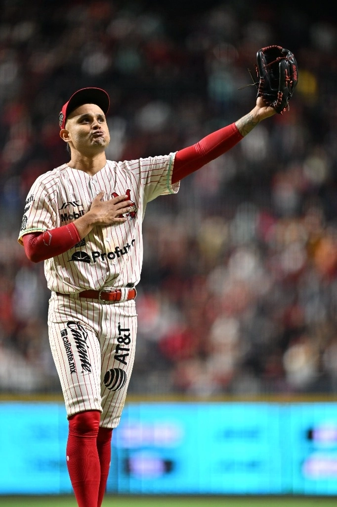 Erick Leal fue ovacionado por el público. Foto Diablos Rojos MX