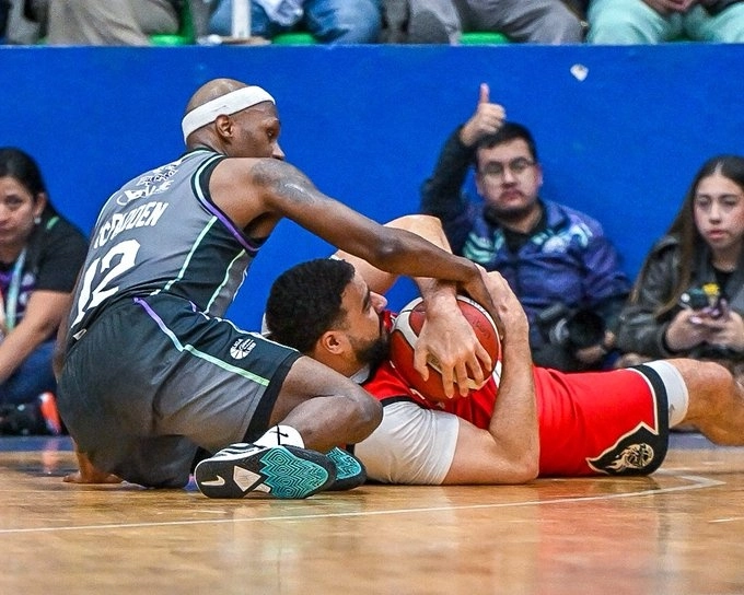 Los escarlatas, comandados por Nicolás Casalánguida, aprovecharon la buena racha del equipo. Foto @DiablosBasquet