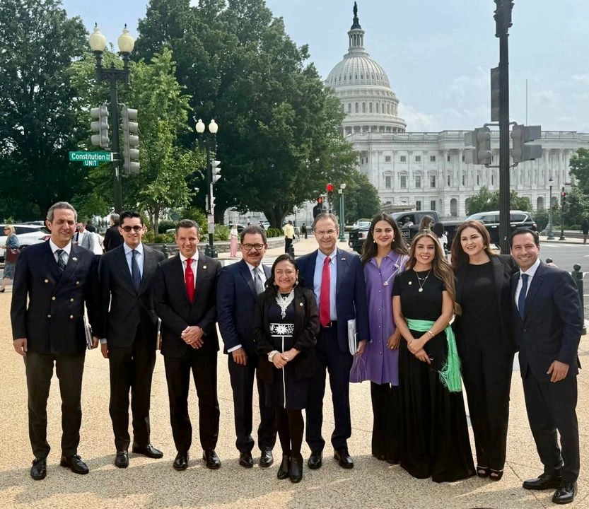 Legisladores mexicanos en su segundo día en la capital estadunidense. Foto tomada de la cuenta de X
