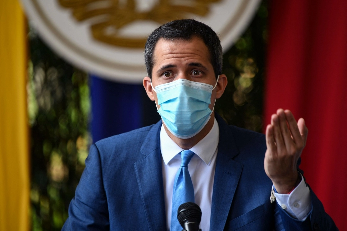Juan Guaidó es reconocido como el líder legítimo de Venezuela por decenas de países. Foto Afp