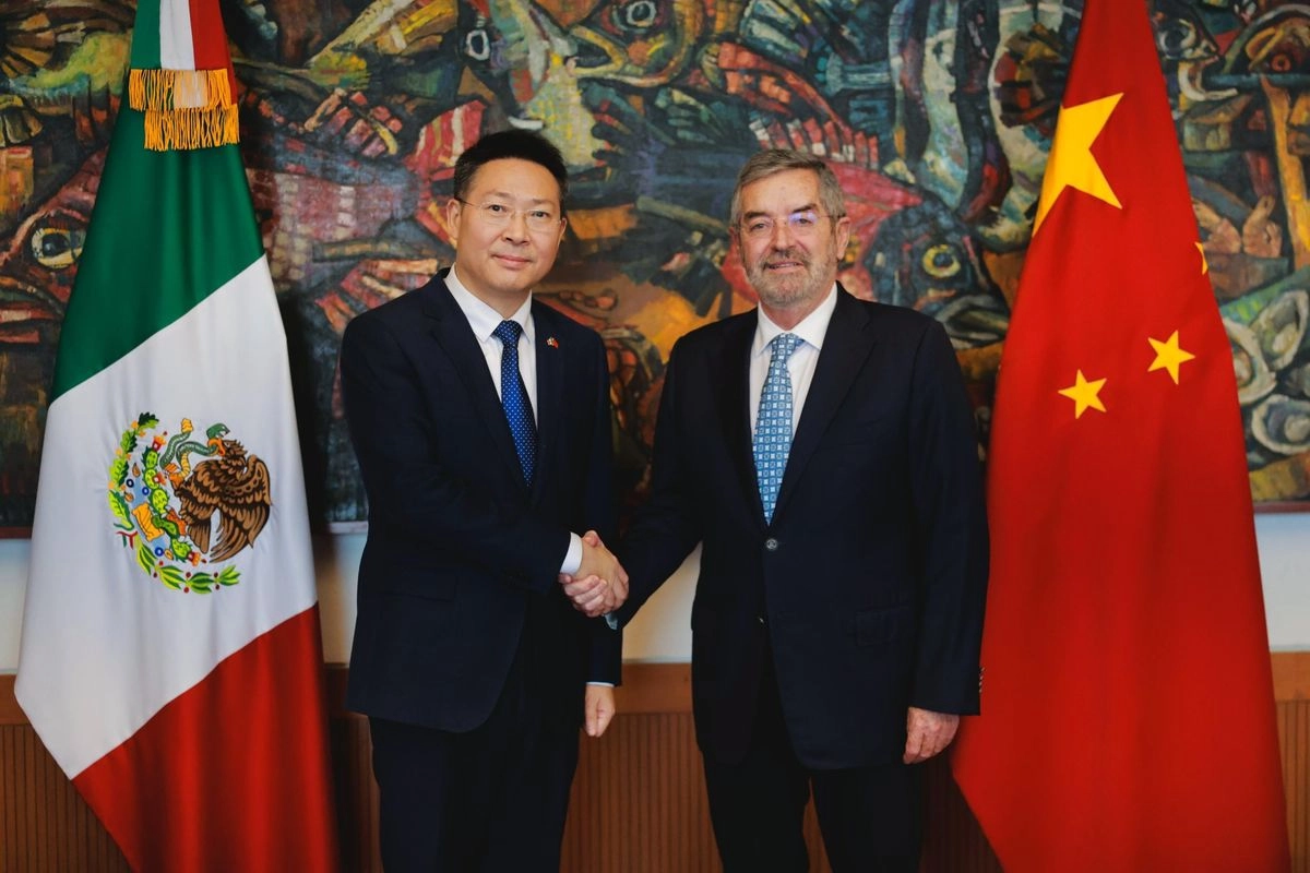 El canciller Juan Ramón de la Fuente sostuvo una reunión con el embajador de China en México, Chen Daojiang. Foto tomada de X 