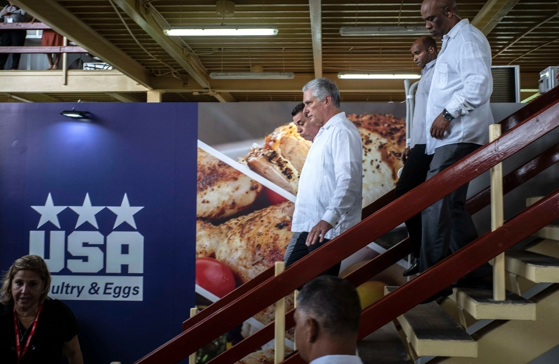 El presidente cubano, Miguel Díaz-Canel, antier durante la inauguración de la Feria Internacional de La Habana, en Cuba. Foto Ap