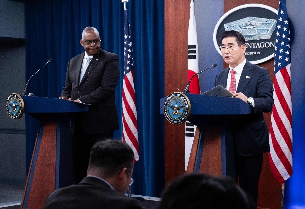 Conferencia de prensa conjunta de El secretario de Defensa de EU, Lloyd Austin, en conferencia de prensa conjunta con el ministro de Defensa de Corea del Sur,  Kim Yong-hyun, en el Pentágono, el 30 de octubre de 2024. Foto Afp
