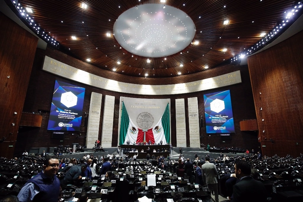 La colectiva Cambiémosla ya, Ley Minera, pidió a los diputados a aprobar la iniciativa presidencial. Foto Cristina Rodríguez / Archivo