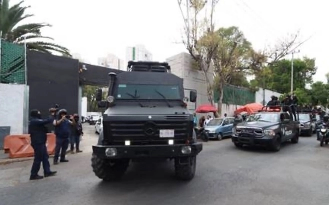 El “Chori”, a quien se le vincula con extorsiones, venta de droga y armas, secuestros y cobro de derecho de piso, presuntamente con otros dos, atacó a tiros a tres hombres cuando salían de un bar. Foto video X