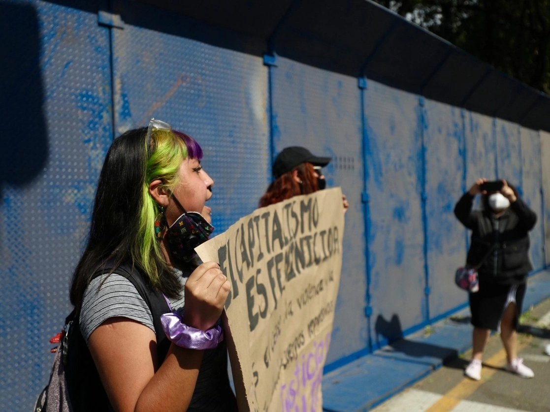 Integrantes del colectivo feminista La Izquierda Socialista protesta contra la represión y la violencia en Cancún, el 11 de noviembre de 2020. Foto Yazmín Ortega Cortés