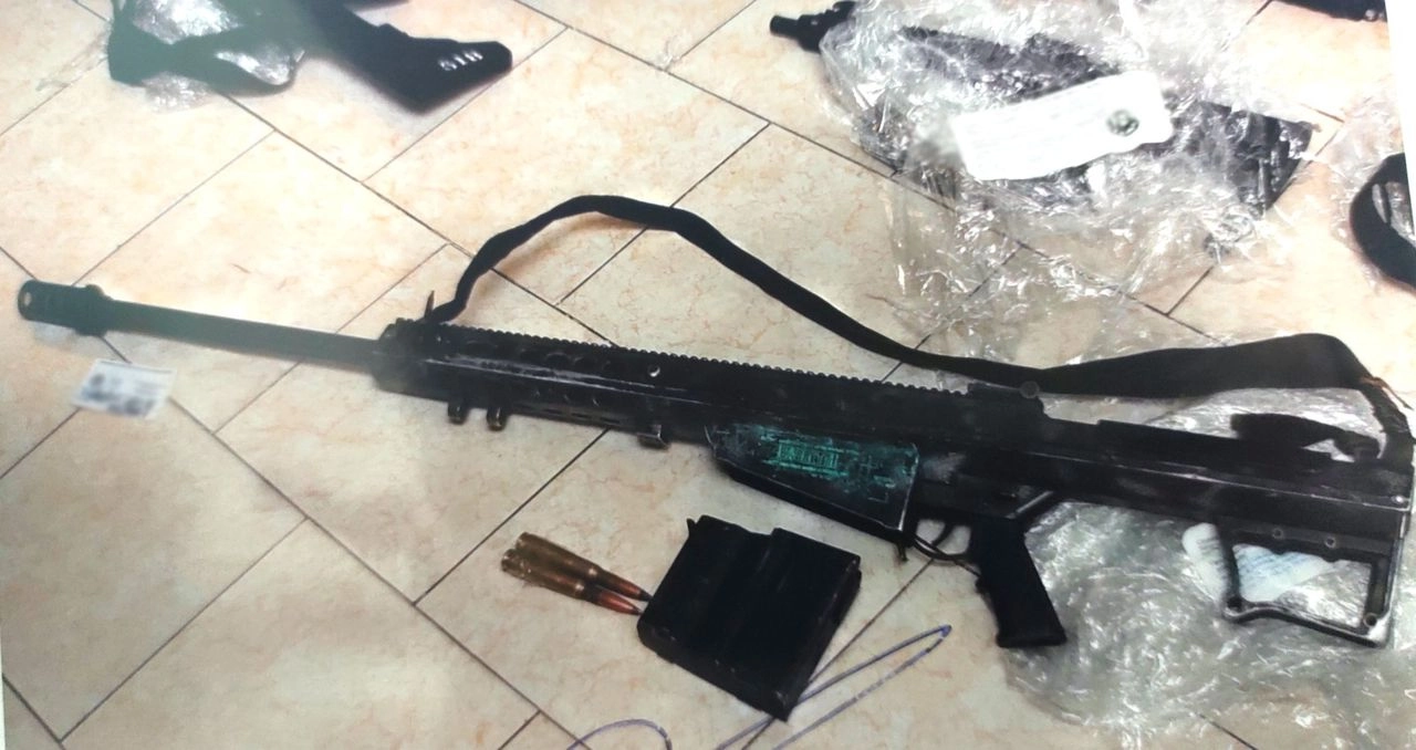Durante la detención de los 11 integrantes del CJNG fueron decomisadas armas de alto calibre. Foto 