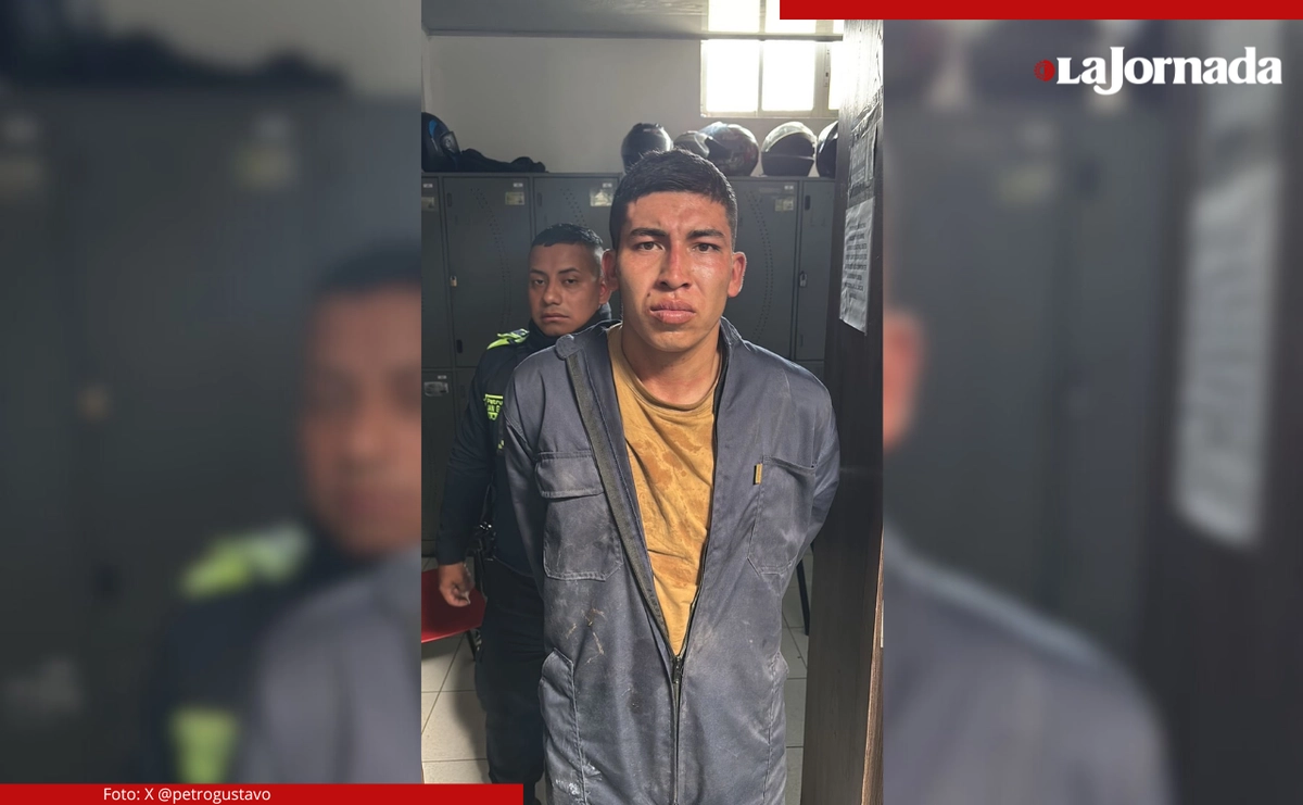 El mandatario colombiano publicó una imagen en sus redes sociales, donde señaló que el sospechoso fue “capturado por la comunidad en el lugar de los hechos”. Foto