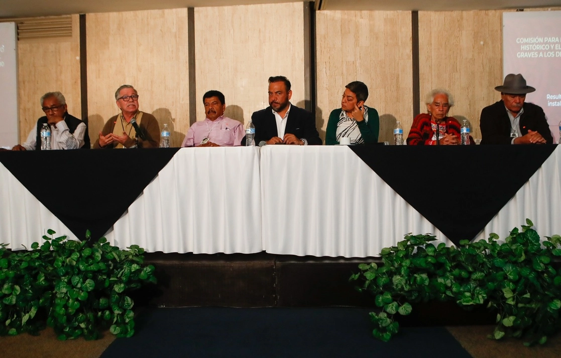 En la conferencia participaron familiares de víctimas y sobrevivientes de la guerra sucia con integrantes de la Comisión para el Acceso a la Verdad. Foto: Víctor Camacho 