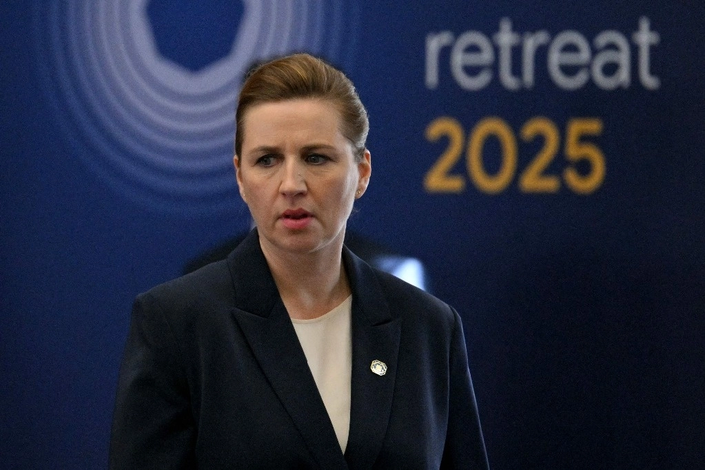 La primera ministra de Dinamarca, Mette Frederiksen, llega a un retiro informal de líderes de la UE en el Palacio de Egmont en Bruselas el 3 de febrero de 2025. Foto Afp