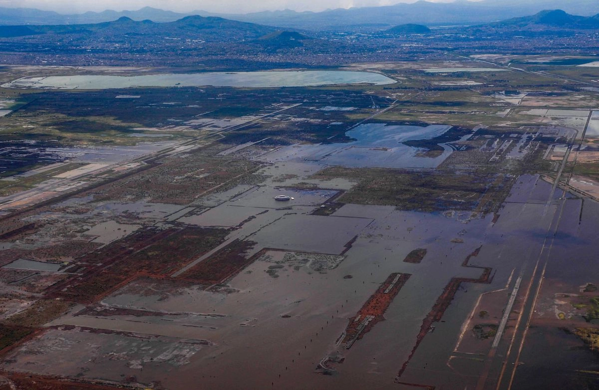 El lago de Texcoco, donde el gobierno de Enrique Peña Nieto iba a construir el aeropuerto, está a 78 por ciento de su capacidad. Foto 