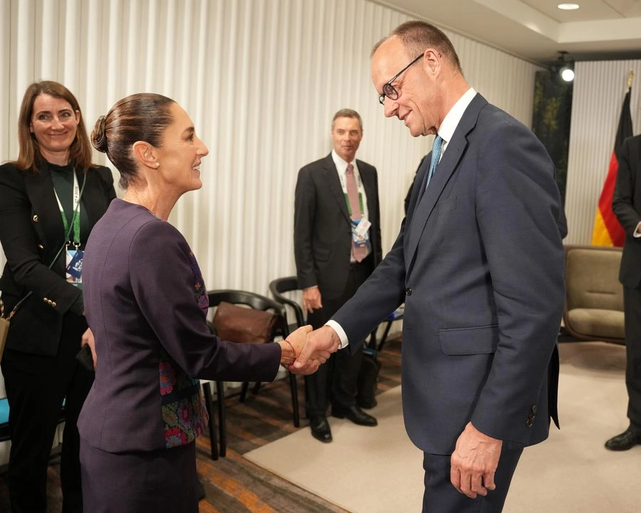 La presidenta Claudia Sheinbaum Pardo se reunió ayer, en el contexto del G-7, con el canciller federal de Alemania, Friedrich Merz. Foto 