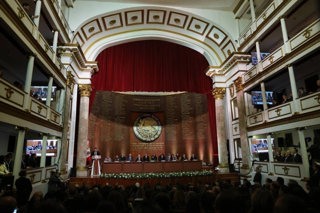 Ni el presidente Andrés Manuel López Obrador ni la titular del Poder Judicial, Norma Piña, acudieron al acto en Querétaro por el 107 aniversario de la Constitución. Foto ‘La Jornada’