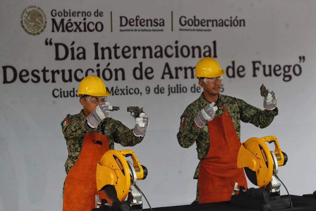 Aspecto de la conmemoración del Día Internacional de la Destrucción de Armas de Fuego, ayer en la Basílica de Guadalupe. Foto 