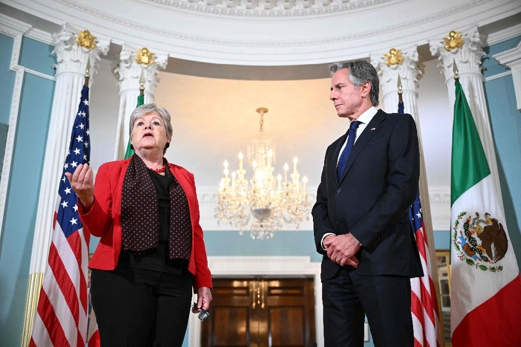 Durante su reunión en Washington, el secretario de Estado de Estados Unidos, Antony Blinken, elogió a la secretaria de Relaciones Exteriores, Alicia Bárcena. Foto Afp