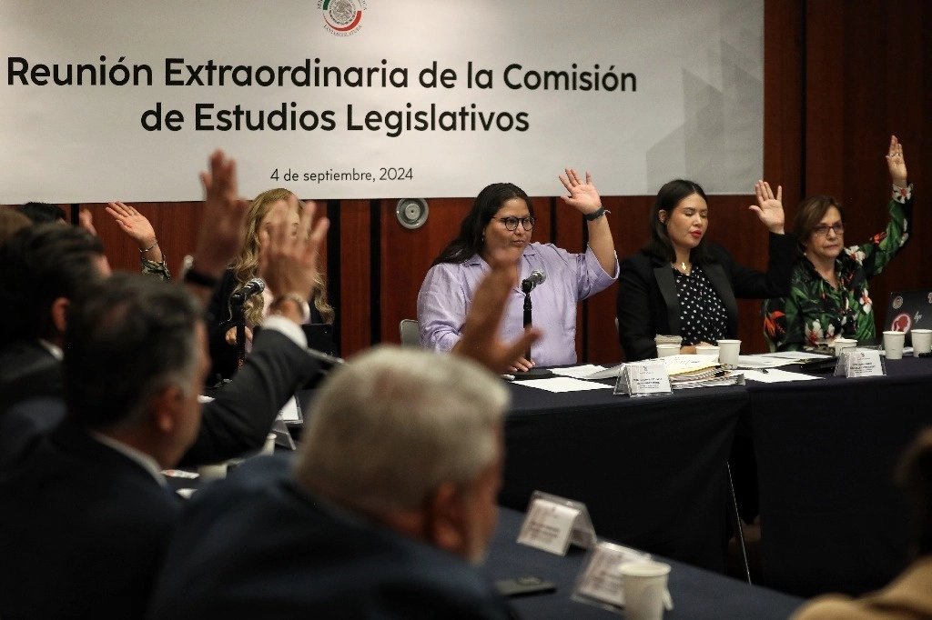 Sesión en el Senado, en la que ayer se dio por recibida la minuta de la Cámara de Diputados sobre la reforma judicial. Foto Marco Peláez