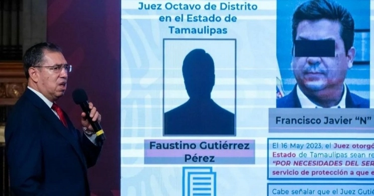 Captura de pantalla de la mañanera donde se exhibió el actuar del juez.