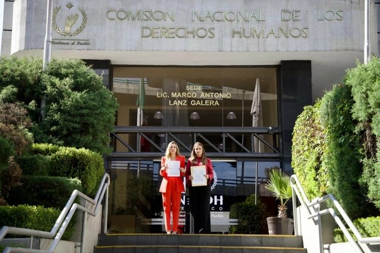 Las diputadas locales del PRI Lorena de la Garza Venecia y Perla Villarreal Valdez presentaron ante la CNDH una queja por violaciones graves a sus garantías individuales, el 13 de septiembre de 2023. Foto ‘La Jornada’