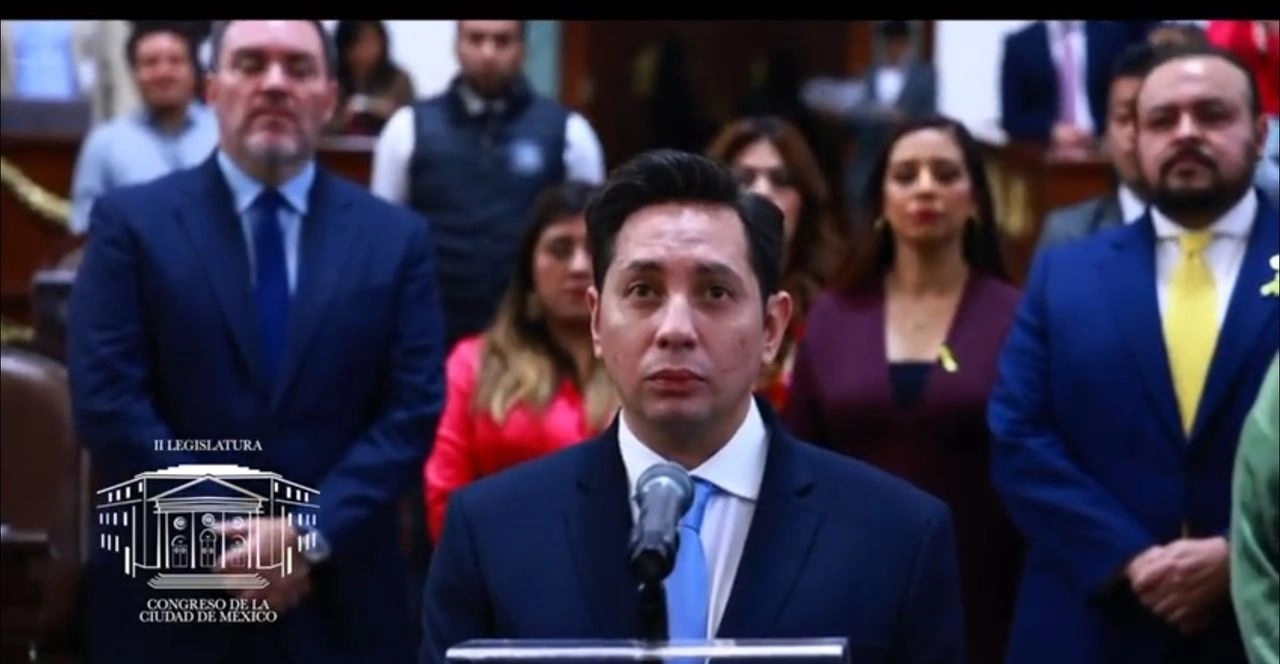 Imagen del diputado panista, Federico Chávez Semerena durante su toma de protesta. Foto