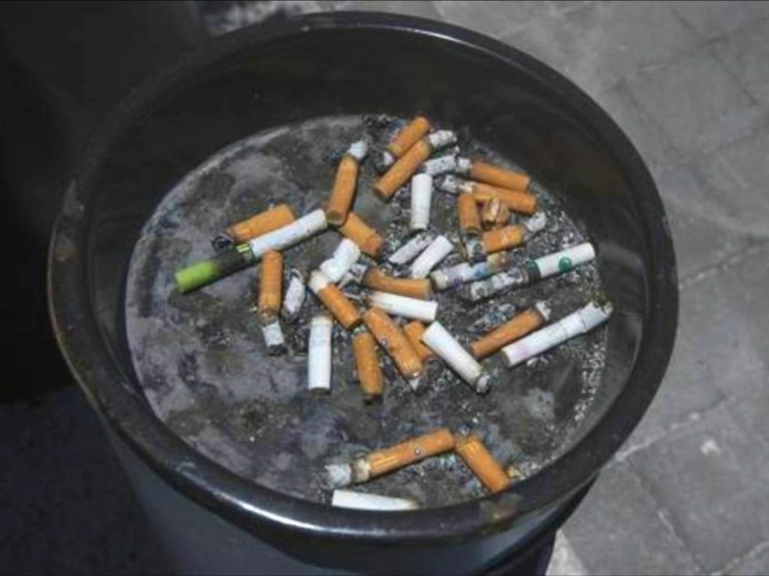 La propuesta de petista Manuel Huerta busca un mecanismo para obligar a reducir el consumo de tabaco e incrementar la recaudación que se destine a atender enfermedades derivadas de fumar. Foto Cristina Rodríguez / Archivo