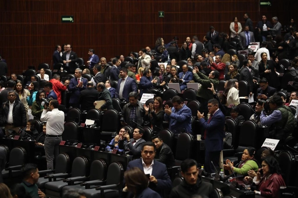 Diputados durante sesión ordinaria. Foto Yazmín Ortega