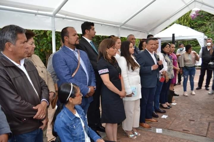 Ante el gobernador electo Julio Menchaca, los 19 diputados de los partidos que integran la coalición Juntos Haremos Historia se comprometieron a desechar la propuesta de nombrar como nuevo presidente de la CDHEH al exprocurador Ramiro Lara Salinas. Foto Juan Ricardo Montoya