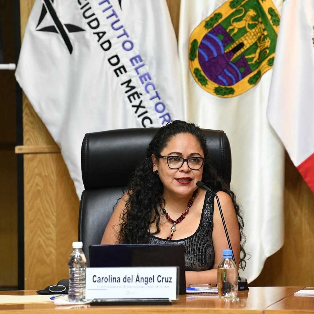 La bancada de Morena en el congreso de CDMX reclama a la consejera del IECM, Carolina del Ángel Cruz, por no excusarse de la votación sobre diputaciones plurinominales. Foto Tomada de https://www.facebook.com/carolina.d.cruz.165 / Archivo
