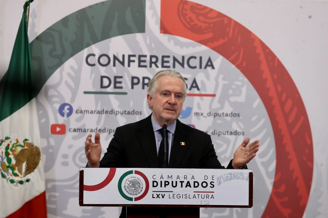 El presidente de la Cámara de Diputados Santiago Creel, señaló que el llamado ‘Plan B’ llevaría a  “una competencia electoral totalmente inequitativa”. Foto Roberto García Ortiz / Archivo