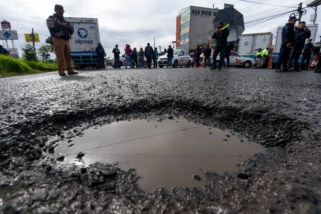 Bache en la colonia Sauce en el municipio de Toluca, Edomex. Foto Cuartoscuro / Archivo 