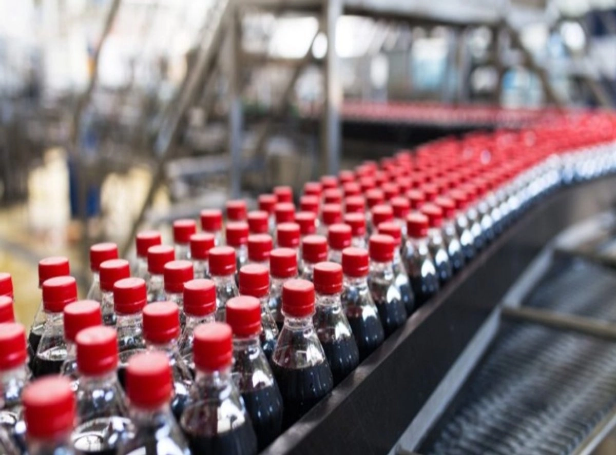Diputados federales y empresarios de la industria refresquera negocian un acuerdo para reducir el contenido de azúcar en las bebidas y por ende disminuir el impuesto federal. Foto 