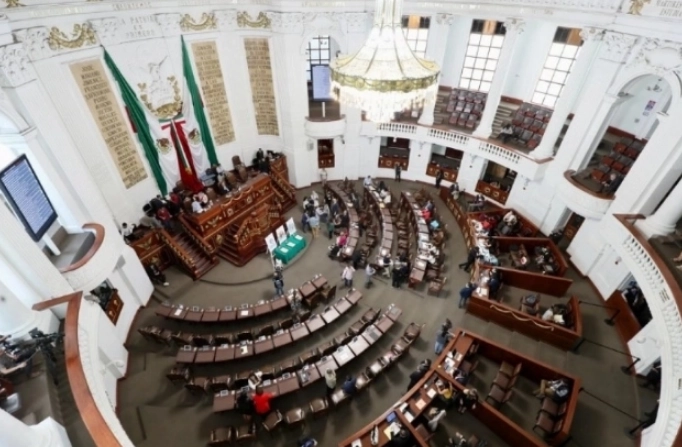 Imagen del pleno del Congreso de la Ciudad de México, durante una sesión solemne. Foto Roberto García Ortiz / Archivo