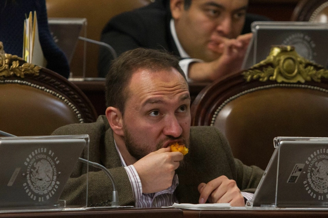 Entre los legisladores releccionistas que perdieron y alcanzaron los porcentajes más altos de votación están Yuriri Ayala, Valentina Batres y Temístocles Villanueva (en la imagen). Foto Cuartoscuro / Archivo