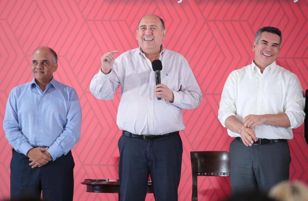 Los priístas Manuel Añorve, Rubén Moreira y Alejandro Moreno participaron en la plenaria del PRI realizada en Saltillo. Foto tomada de la @GPPRIDiputados