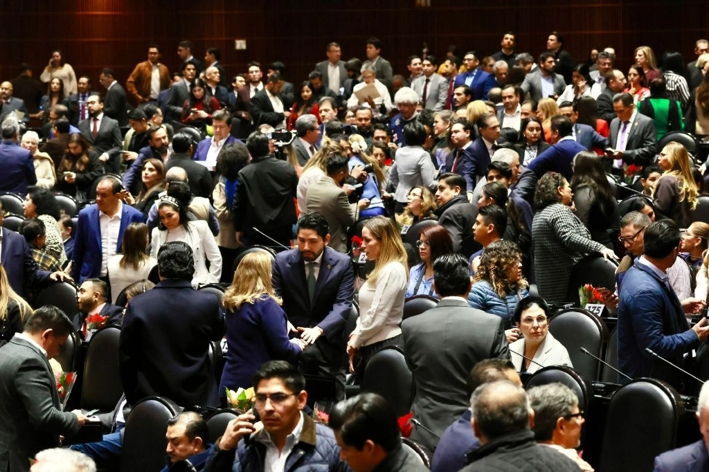 Casi 85 por ciento del presupuesto estimado para los órganos autónomos es el destinado tanto al Poder Judicial de la Federación como al INE, señala Alfonso Ramírez Cuéllar. Foto Luis Castillo