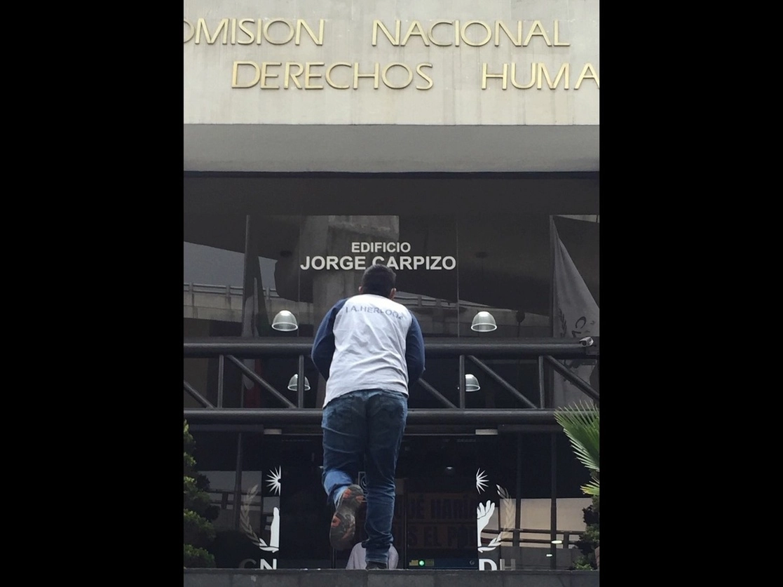 Sede de la CNDH en la Ciudad de México. Foto Guillermo Sologuren / Archivo