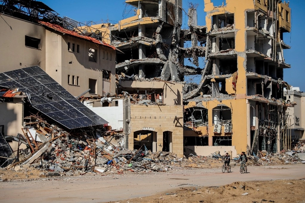 Edificio destruido por ataques israelíes en la ciudad de Gaza, e 29 de noviembre de 2023. Foto Ap