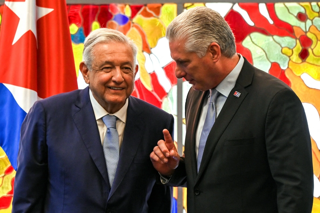 Los presidentes de México, Andrés Manuel López Obrador, y de Cuba, Miguel Díaz-Canel, durante la visita de trabajo del primero a Cuba, el 8 de mayo de 2022. Foto Afp
