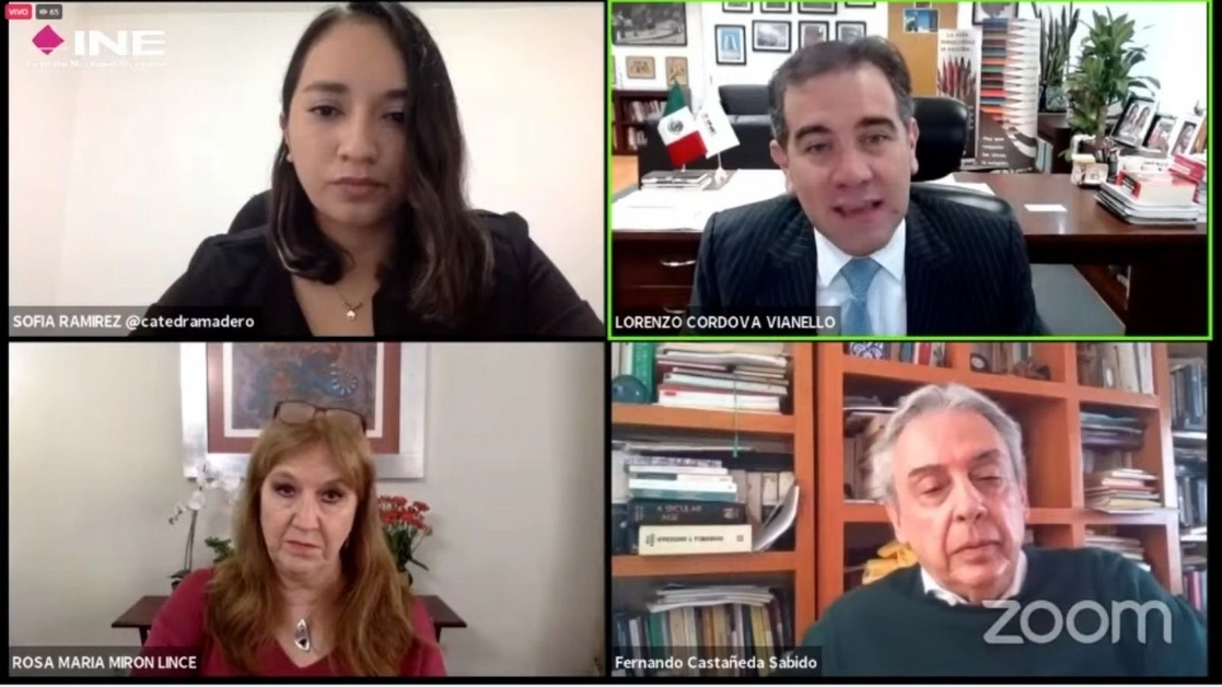 Durante la realización del seminario "Los Estados en 2021. Elecciones en pandemia, desafíos y resultados", actividad de la Cátedra Francisco I. Madero, el 1 de septiembre de 2021. Imagen tomada de la transmisión a través del Twitter de @INEMexico