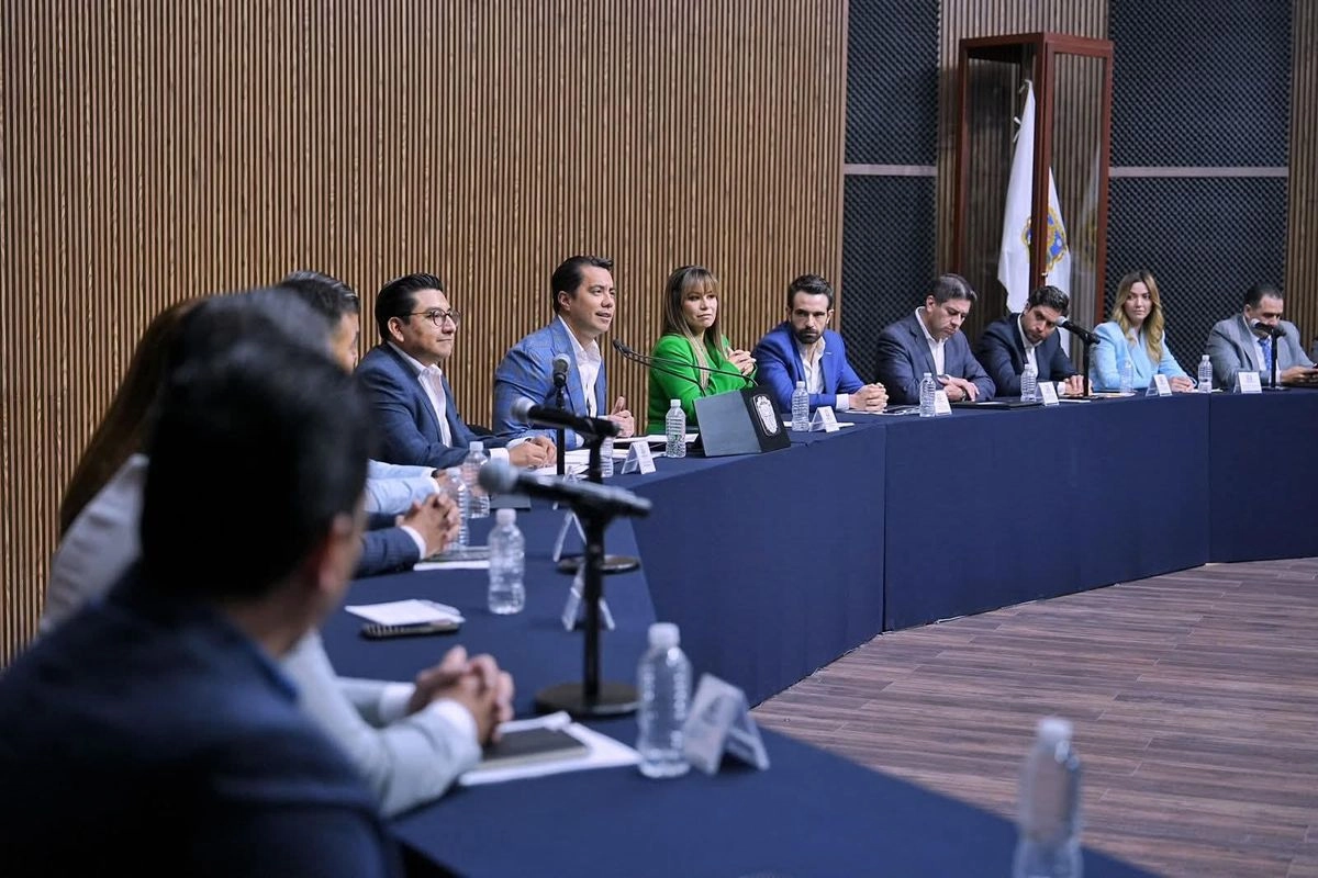 En el Auditorio del Centro Cívico de la capital queretana, el edil Felipe Fernando Macías encabezó la discusión de la propuesta para tipificar como delito el homicidio vial. Foto  