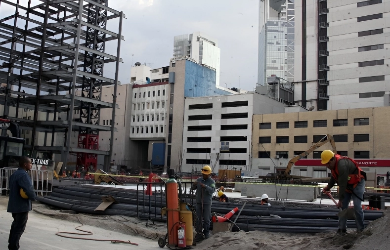 Trabajos de construcción en la Ciudad de México. Foto Roberto García Rivas / Archivo
