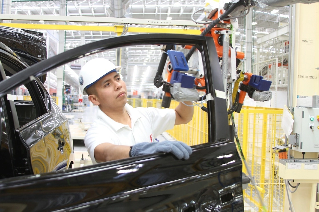 La industria automotriz nacional alcanzó una exportación de 212 mil 687 vehículos ligeros en agosto. Foto Cortesía Nissan Mexicana