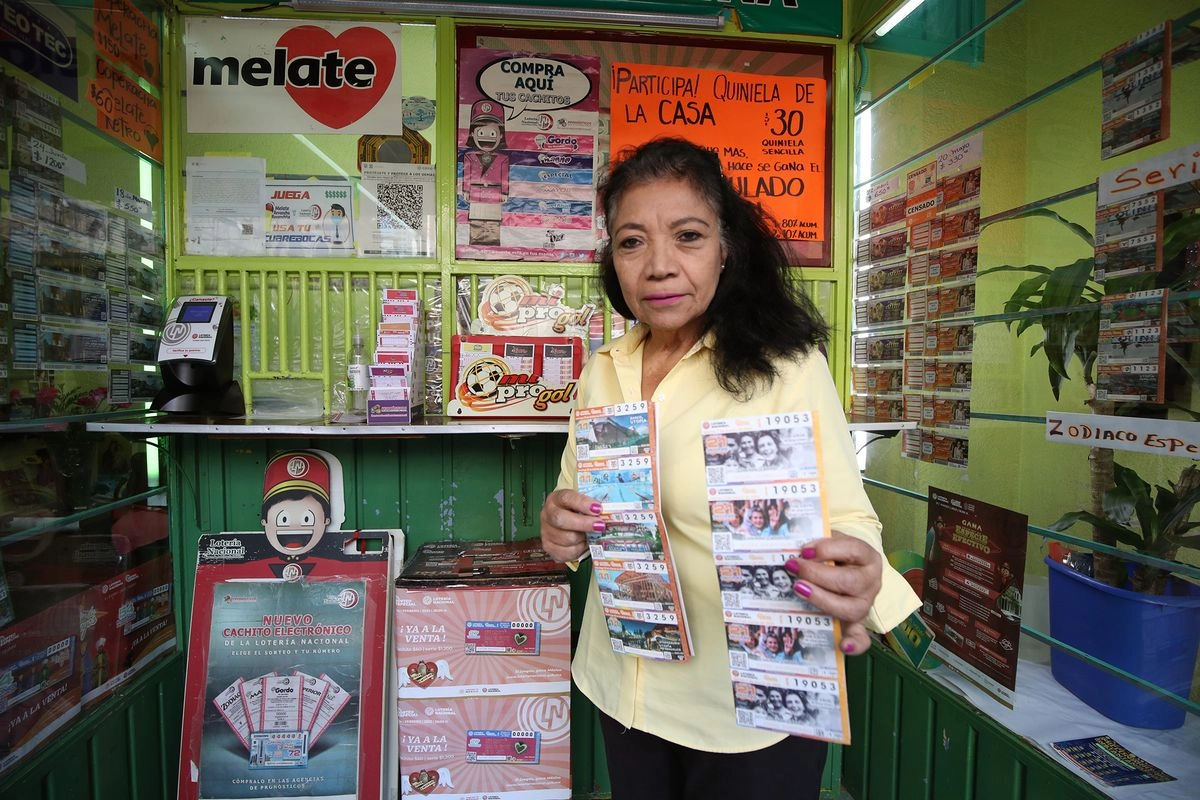 En los grupos con menor grado educativo se destaca la desigualdad de género.