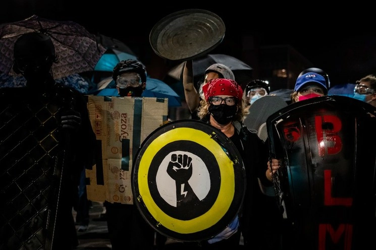 Protesta por la muerte de Daniel Prude mientras estaba bajo la custodia de la Policía de Rochester en Rochester, Nueva York. Foto Afp